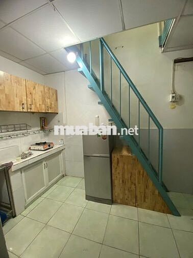 Nhà nguyên căn, 1 triệt 1 lầu, có ban công