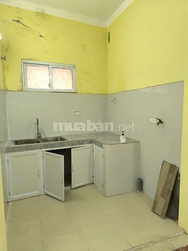 Cho thuê tầng 2, 3 nhà 904B La Thành, Giảng Võ, DT 47m2/tầng + bếp, WC