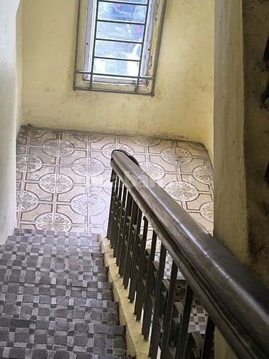 Cho thuê tầng 2, 3 nhà 904B La Thành, Giảng Võ, DT 47m2/tầng + bếp, WC