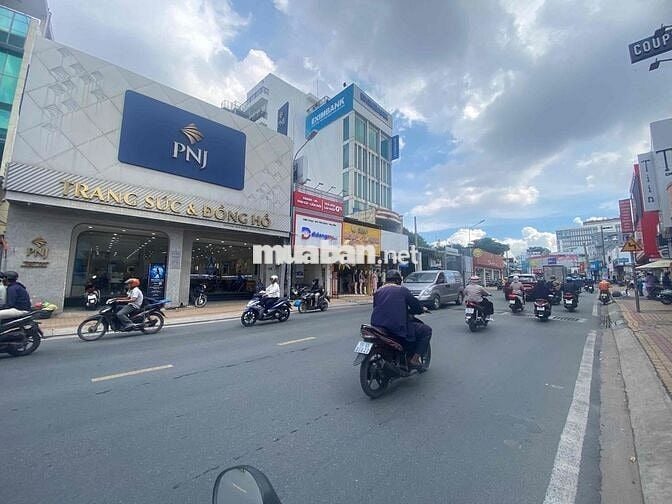 Mặt bằng kinh doanh 64m2 mặt tiền đường Võ Văn Ngân, Q. Thủ Đức