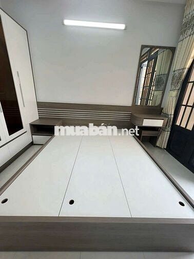 Cho thuê nhà nguyên căn.Đường Huỳnh Tấn Phát.Q7.