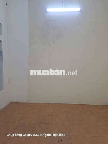 Cho thuê nhà ngọc thụy long biên 100m 2 tầng sân để 2 ô tô Giá 8 triệu