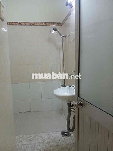 Cho thuê nhà mặt tiền đường xe tải CX Rada P13 Q6