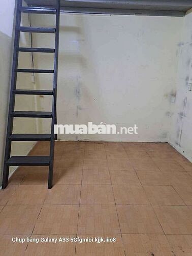 Cho thuê nhà ngọc thụy long biên 100m 2 tầng sân để 2 ô tô Giá 8 triệu