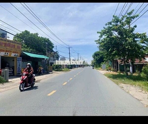 Hàng Ngộp bán nhanh giá rẻ 800tr ngay mặt tiền đường Nguyễn Thị Quá