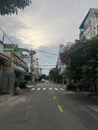 Bán nhà MT Lê Lâm- Tân Phú.DT 8x19.5 Vị trí đẹp đường rộng kd tốt