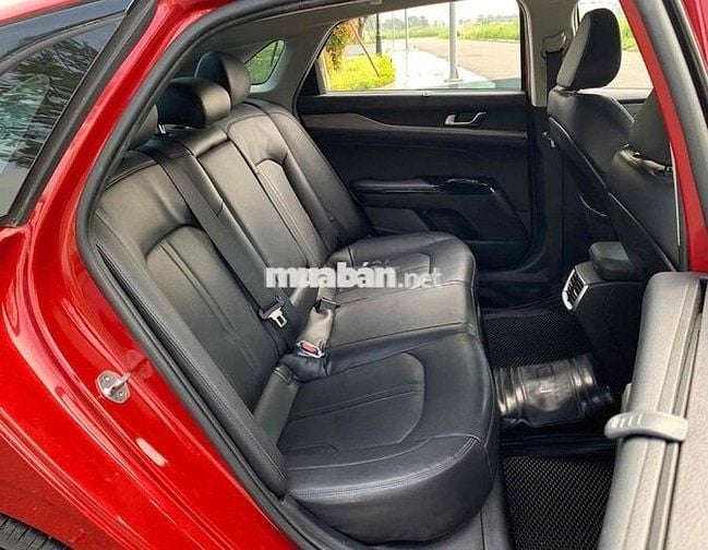 Kia K5 Premium 2022 màu đỏ giá rẻ