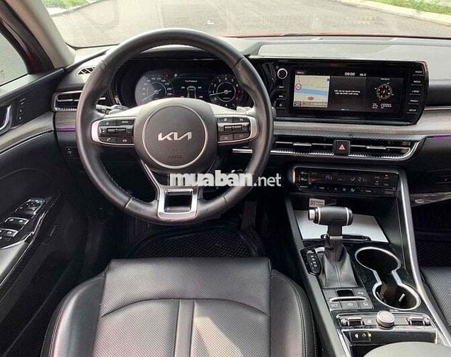 Kia K5 Premium 2022 màu đỏ giá rẻ