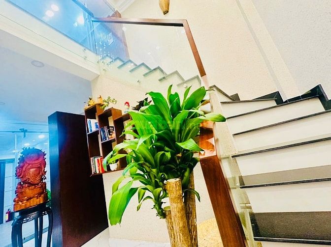 ● Siêu Phẩm GÒ VẤP : Ngang 5m / Hẻm Xe Hơi 7m / Tặng Full Nội Thất ●