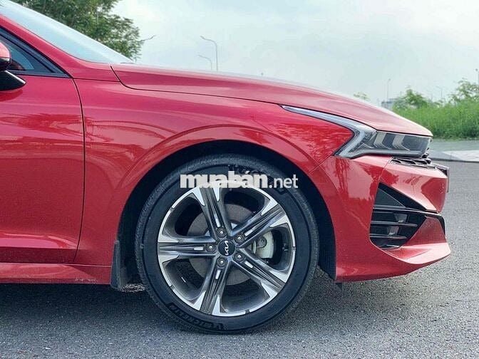 Kia K5 Premium 2022 màu đỏ giá rẻ