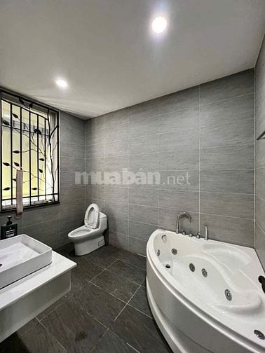 CỰC SỐC! NHÀ SIÊU ĐẸP DIỆN TÍCH ẤN TƯỢNG NẰM NGAY TRUNG TÂM QUẬN10.