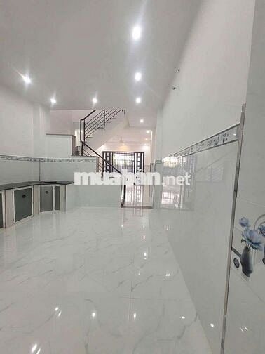 BÁN NHÀ HUỲNH TẤN PHÁT KẾ BÊN PHÚ MỸ HƯNG - DT:64M GIÁ 4TY99 TL