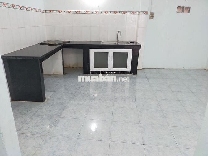 cần bán nhà cấp 4 ,108 m2 ,hóc môn , hẽm xe hơi đến nhà, gần chợ