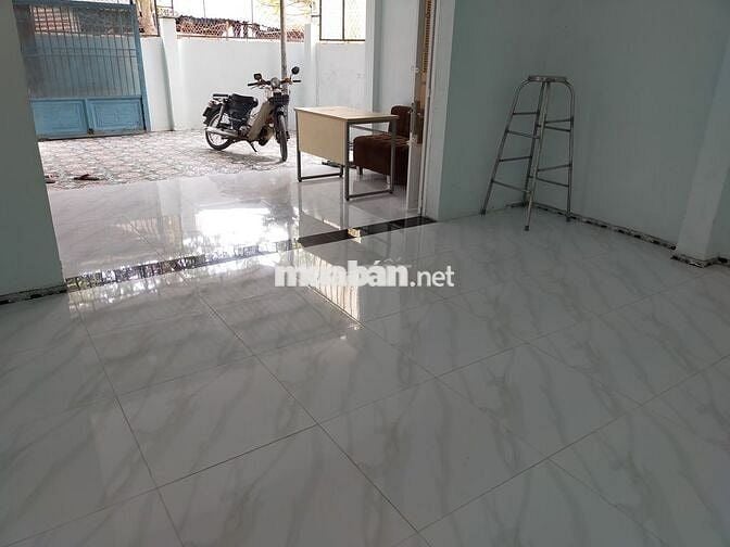 cần bán nhà cấp 4 ,108 m2 ,hóc môn , hẽm xe hơi đến nhà, gần chợ