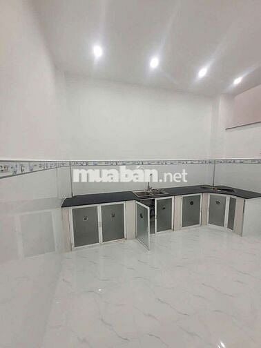 BÁN NHÀ HUỲNH TẤN PHÁT KẾ BÊN PHÚ MỸ HƯNG - DT:64M GIÁ 4TY99 TL