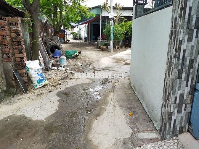 cần bán nhà cấp 4 ,108 m2 ,hóc môn , hẽm xe hơi đến nhà, gần chợ