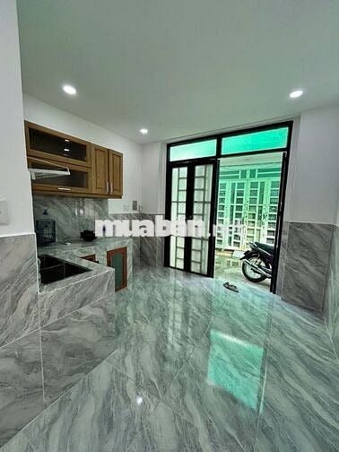 Nhà 2 mặt tiền 28m2, 2 phòng ngủ, 2 toilet, 2 ban công