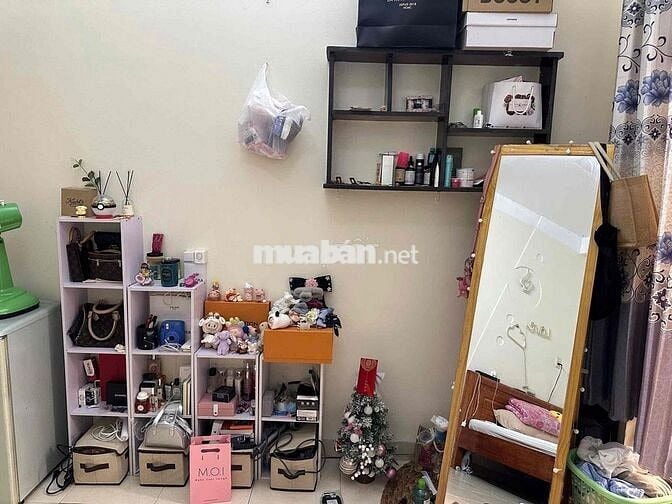 chính chủ cho thuê phòng có bancol riêng đầy đủ nội thất gần mặt tiền