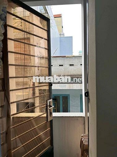 chính chủ cho thuê phòng có bancol riêng đầy đủ nội thất gần mặt tiền