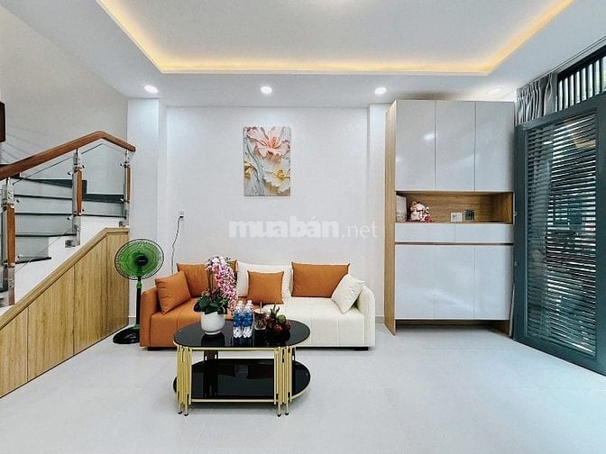 🔥Bán nhà 42m2 ngay Nguyễn Công Hoan, Phú Nhuận giá 1tỷ450. Hẻm xe hơi