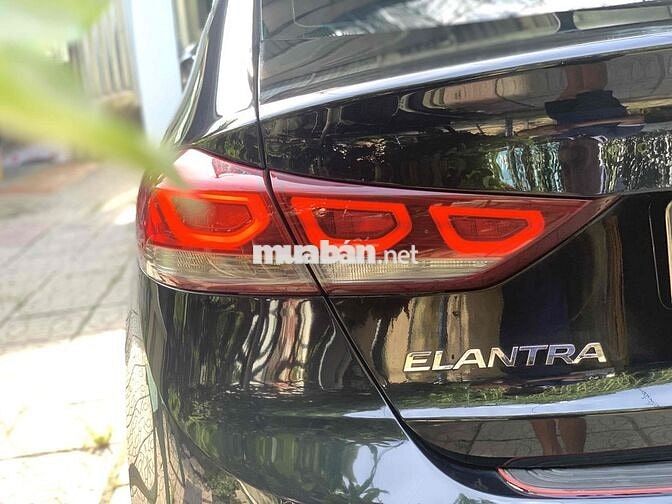 Hyundai Elantra 2019 2.0AT - 100 km