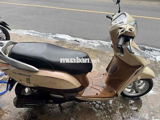 lead 2015 máy êm áo xấu. có lỗi đèn ae về dọn thêm