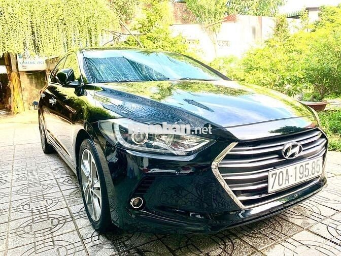 Hyundai Elantra 2019 2.0AT - 100 km