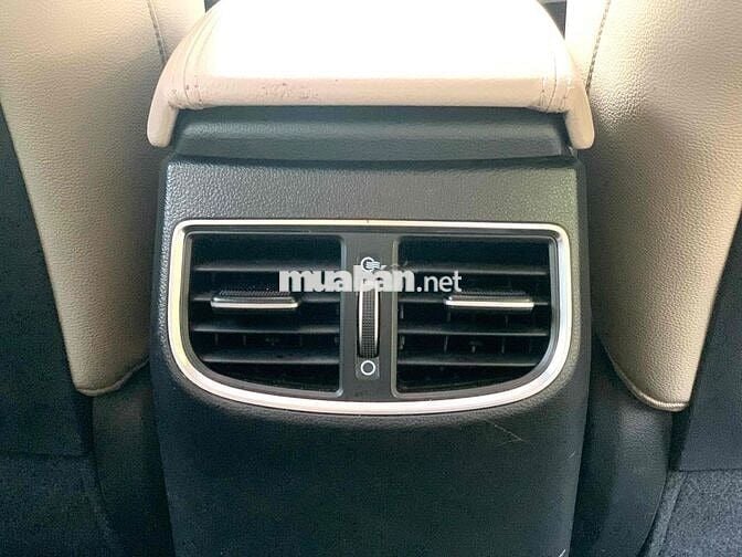 Hyundai Elantra 2019 2.0AT - 100 km