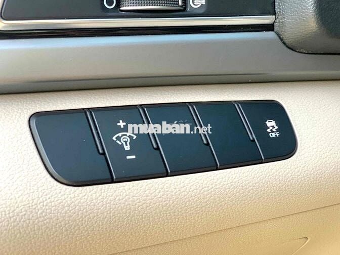 Hyundai Elantra 2019 2.0AT - 100 km