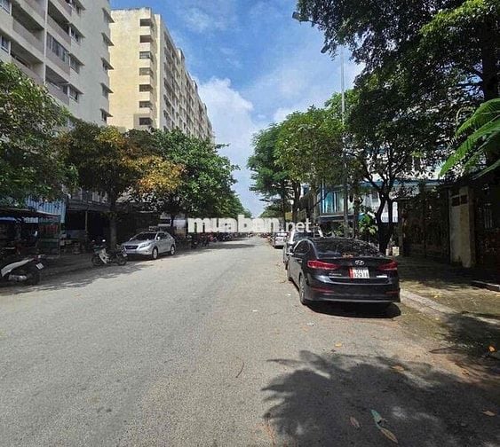 Cho thuê nhà mặt tiền đường số 45 diện tich 4.5 x20 có lửng giá 15 tr