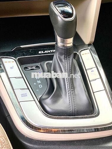 Hyundai Elantra 2019 2.0AT - 100 km