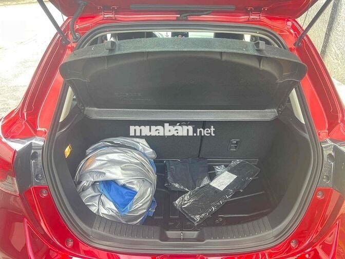 Mazda 2 Sport Luxury 2024 đi 4.400 Km Xe Đẹp