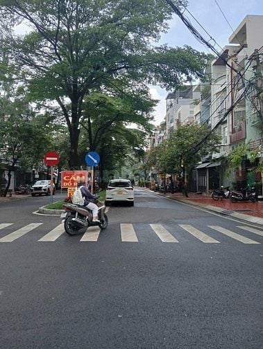 Nhà đường Nguyễn Thị Mười đt: 4m x 15m, lửng, 2 lầu, 1st 