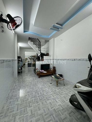 Nhà mặt hẻm xe hơi Nguyễn Tất Thành, Q.4, (66,1m²), chỉ 3,25 tỷ