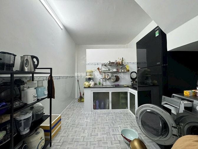 Nhà mặt hẻm xe hơi Nguyễn Tất Thành, Q.4, (66,1m²), chỉ 3,25 tỷ