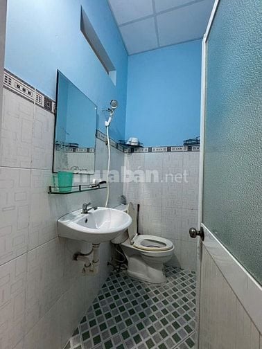 Nhà mặt hẻm xe hơi Nguyễn Tất Thành, Q.4, (66,1m²), chỉ 3,25 tỷ