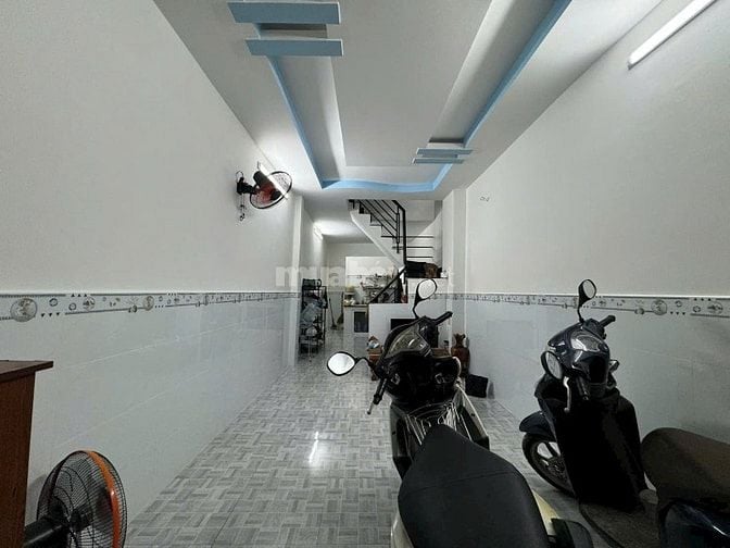 Nhà mặt hẻm xe hơi Nguyễn Tất Thành, Q.4, (66,1m²), chỉ 3,25 tỷ