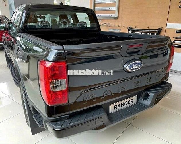 Ford Ranger XLS trả trước chỉ từ 197tr nhận xe.
