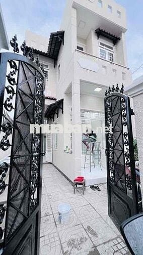 BÁN NHÀ MỚI- HTP- HÀNG XÓM QUẬN 7- HXH 4M- DT 5 x 14- GIÁ HƠN 5 TỶ