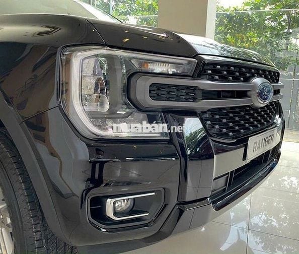 Ford Ranger XLS trả trước chỉ từ 197tr nhận xe.