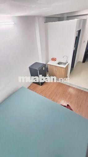 Phòng trọ 18m2+Quận 1+4.5TR+có nội thất+tiện ích,giao thông thuận tiện