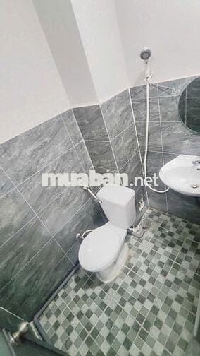 Phòng trọ 18m2+Quận 1+4.5TR+có nội thất+tiện ích,giao thông thuận tiện