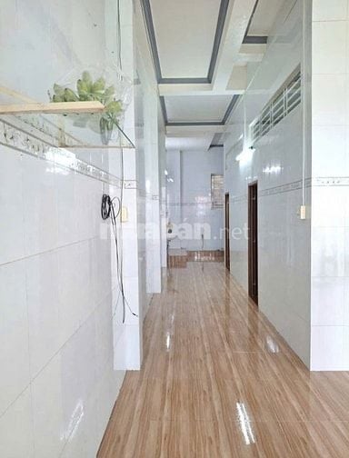 Bán căn nhà cấp 4 ngay Bà Điểm, Hóc Môn giá chỉ 850trieu, sổ hồng riên