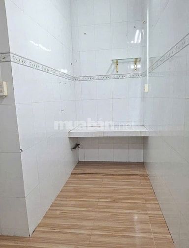 Bán căn nhà cấp 4 ngay Bà Điểm, Hóc Môn giá chỉ 850trieu, sổ hồng riên