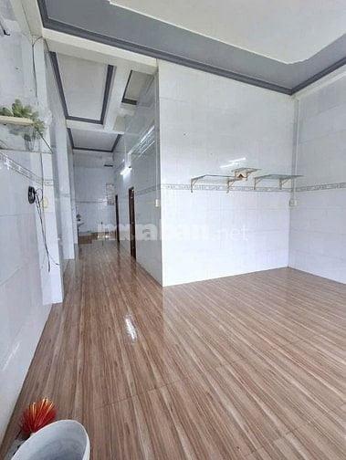 Bán căn nhà cấp 4 ngay Bà Điểm, Hóc Môn giá chỉ 850trieu, sổ hồng riên