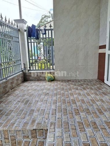 Bán căn nhà cấp 4 ngay Bà Điểm, Hóc Môn giá chỉ 850trieu, sổ hồng riên