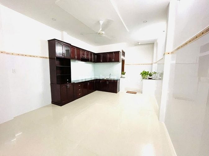 NHÀ MẶT TIỀN MỚI KENG NGAY SÂN BAY TÂN SƠN NHẤT – NGUYỄN TRỌNG LỘI