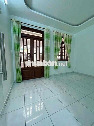 nhà chính chủ cần bán gấp 4,2x17m 3 tầng, hẻm xe hơi đường số 8 BHH B