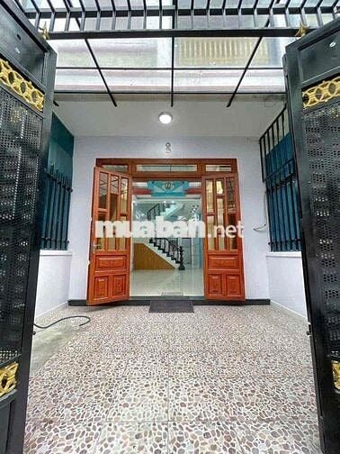 nhà chính chủ cần bán gấp 4,2x17m 3 tầng, hẻm xe hơi đường số 8 BHH B