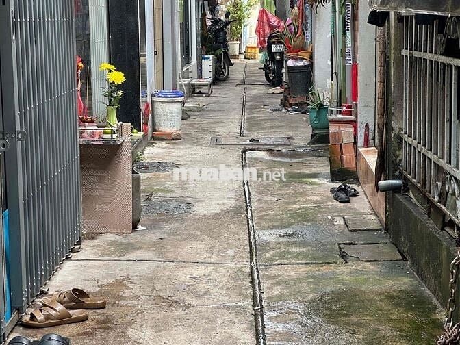 nhà nát Tỉnh Lộ 10 28m2 C4 DT 4 * 7.1 giá 1.99 tỷ Bình tân